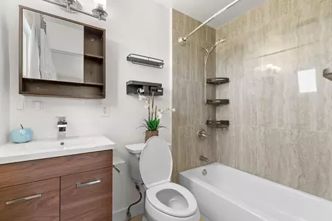 Bath - 1864 Edsel Dr, Milpitas, CA 95035 photo 1 of 2