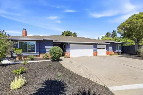 559-561 Mozart Ct, Sunnyvale, CA 94087