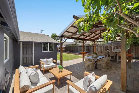 Exterior - 841 Peach Ave, Sunnyvale, CA 94087 photo 4 of 14