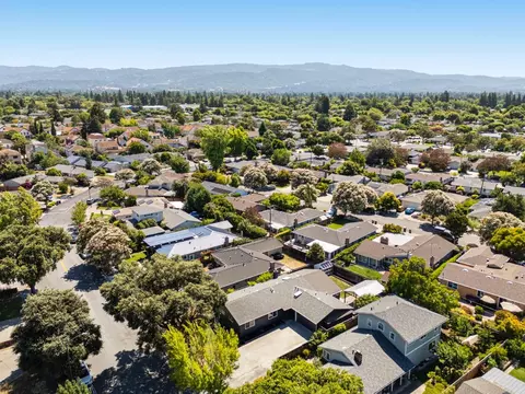 View/Area - 841 Peach Ave, Sunnyvale, CA 94087 photo 5 of 5