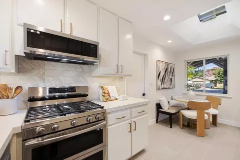 Kitchen - 841 Peach Ave, Sunnyvale, CA 94087 photo 2 of 5