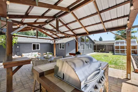 Exterior - 841 Peach Ave, Sunnyvale, CA 94087 photo 7 of 14