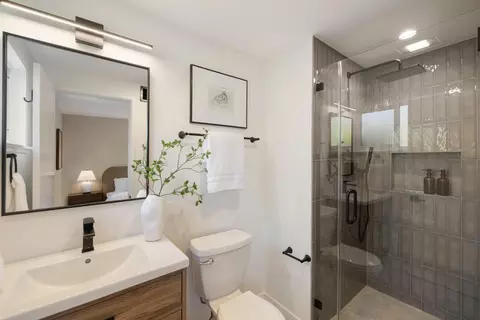 Bath - 841 Peach Ave, Sunnyvale, CA 94087 photo 1 of 6