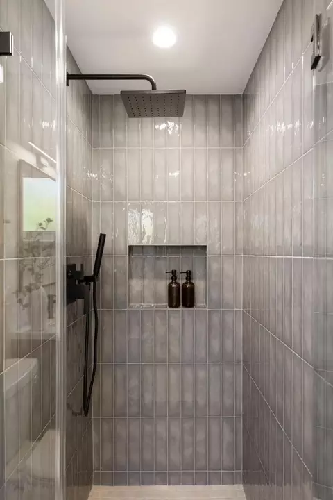 Bath - 841 Peach Ave, Sunnyvale, CA 94087 photo 2 of 6
