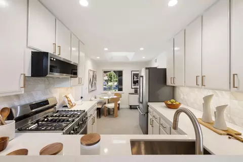 Kitchen - 841 Peach Ave, Sunnyvale, CA 94087 photo 3 of 5