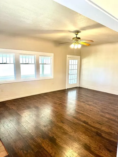 Living - 19025 N Devries Rd, Lodi, CA 95242 photo 1 of 3