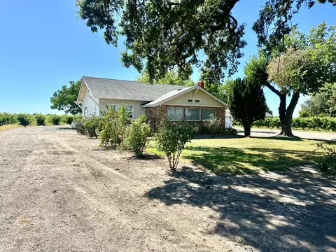 Exterior - 19025 N Devries Rd, Lodi, CA 95242 photo 3 of 10