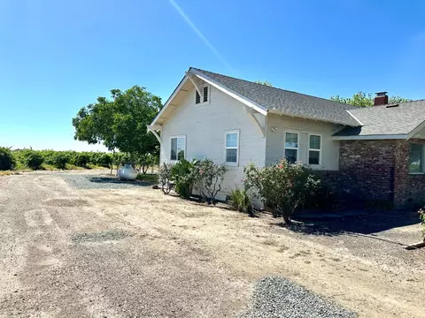 Exterior - 19025 N Devries Rd, Lodi, CA 95242 photo 2 of 10