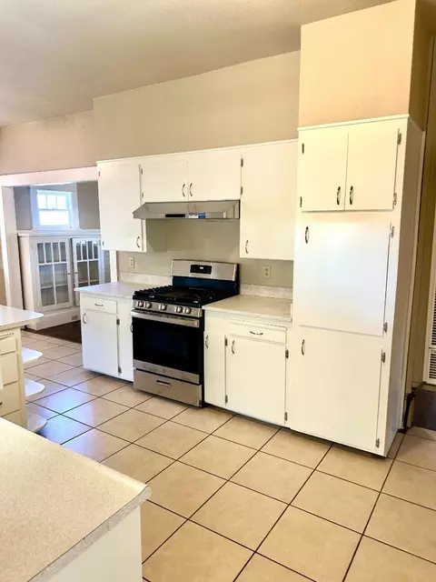 Kitchen - 19025 N Devries Rd, Lodi, CA 95242 photo 5 of 5