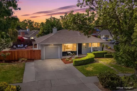 2438 Massachusetts Ave, Redwood City, CA 94061