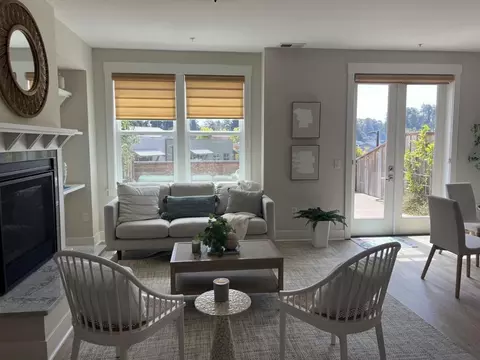 Living - 450 Granite Way, Aptos, CA 95003 photo 2 of 3