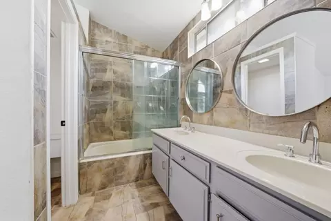 Bath - 621 New Bedford Dr, Vallejo, CA 94591 photo 1 of 1