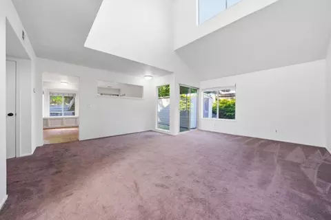 Living - 621 New Bedford Dr, Vallejo, CA 94591 photo 3 of 4