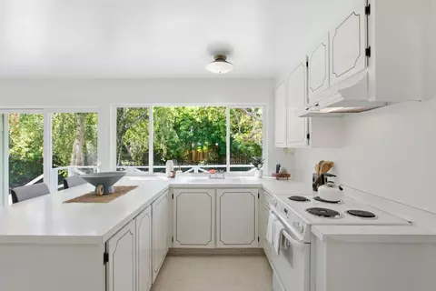 Kitchen - 916 Balboa Ave, Capitola, CA 95010 photo 3 of 4