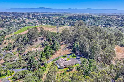 View/Area - 17650 Olson Pl, Salinas, CA 93907 photo 7 of 8