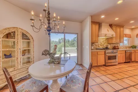 Dining - 17650 Olson Pl, Salinas, CA 93907 photo 3 of 3
