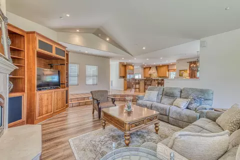 Living - 17650 Olson Pl, Salinas, CA 93907 photo 3 of 4