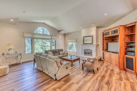 Living - 17650 Olson Pl, Salinas, CA 93907 photo 1 of 4