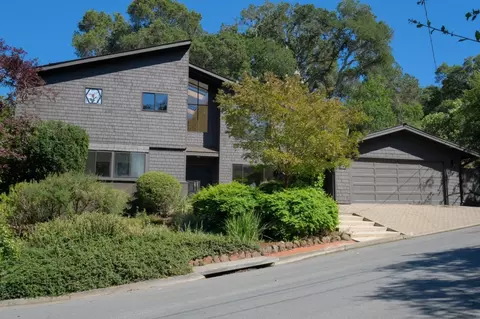 918 La Mesa Dr, Portola Valley, CA 94028