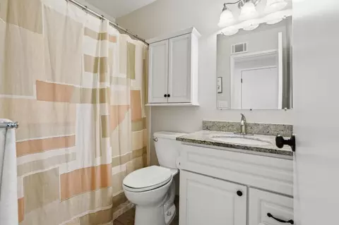 Bath - 1256 Rainier Ave, Pacifica, CA 94044 photo 2 of 2
