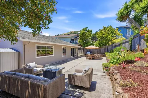 Exterior - 1256 Rainier Ave, Pacifica, CA 94044 photo 9 of 10