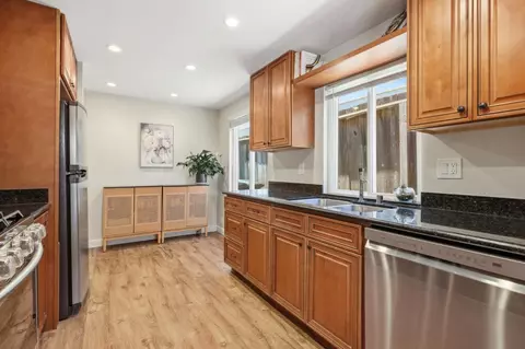 Kitchen - 1256 Rainier Ave, Pacifica, CA 94044 photo 4 of 5