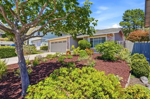 Exterior - 1256 Rainier Ave, Pacifica, CA 94044 photo 4 of 10