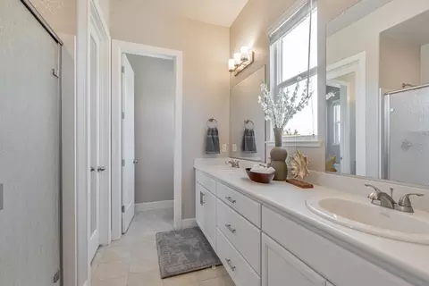 Bath - 2408 Dilip Dr, Manteca, CA 95337 photo 3 of 4