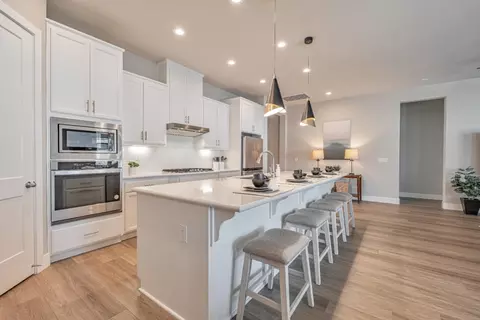 2408 Dilip Dr, Manteca, CA 95337