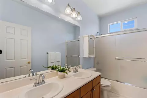 Bath - 4715 Peninsula Point Dr, Seaside, CA 93955 photo 5 of 5