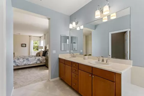 Bath - 4715 Peninsula Point Dr, Seaside, CA 93955 photo 4 of 5