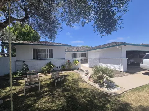 1076 Sierra Madre Dr, Salinas, CA 93901