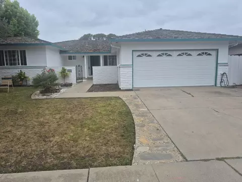 1076 Sierra Madre Dr, Salinas, CA 93901