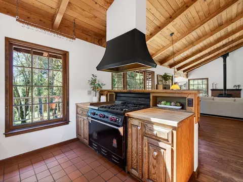 Kitchen - 925 Old Farm Ln, Aptos, CA 95003 photo 1 of 3