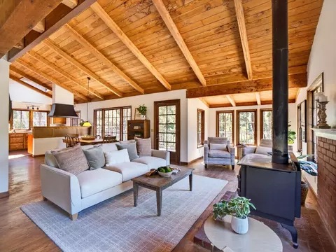 Living - 925 Old Farm Ln, Aptos, CA 95003 photo 1 of 6