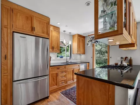 Kitchen - 925 Old Farm Ln, Aptos, CA 95003 photo 3 of 3