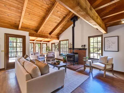 Living - 925 Old Farm Ln, Aptos, CA 95003 photo 2 of 6