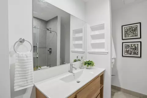 Bath - 5442 Roundtree Ct A, Concord, CA 94521 photo 2 of 3