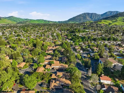 View/Area - 5442 Roundtree Ct A, Concord, CA 94521 photo 4 of 5