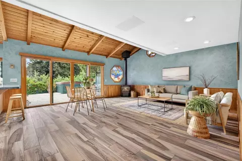 Living - 315 Mccormick Ave, Capitola, CA 95010 photo 1 of 4