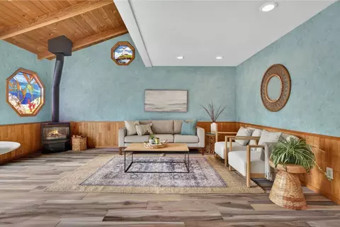 Living - 315 Mccormick Ave, Capitola, CA 95010 photo 2 of 4