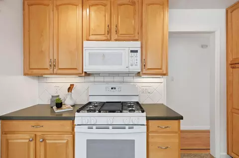 Kitchen - Rio Vista Dr, Pacifica, CA 94044 photo 4 of 6