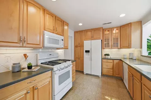 Kitchen - Rio Vista Dr, Pacifica, CA 94044 photo 1 of 6
