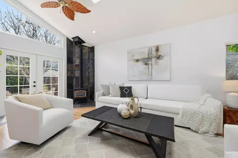 Living - Rio Vista Dr, Pacifica, CA 94044 photo 6 of 8