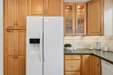 Kitchen - Rio Vista Dr, Pacifica, CA 94044 photo 5 of 6