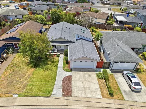 View/Area - Rio Vista Dr, Pacifica, CA 94044 photo 1 of 12