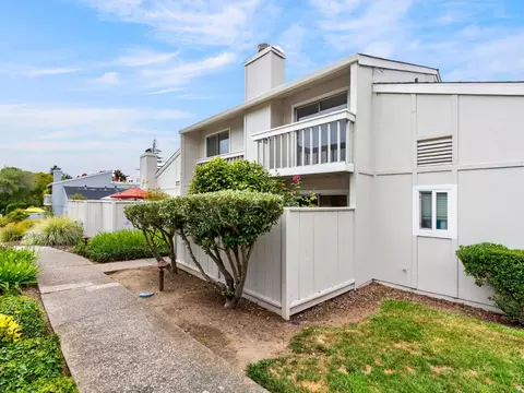 Exterior - 1610 Dolphin Dr, Aptos, CA 95003 photo 3 of 16