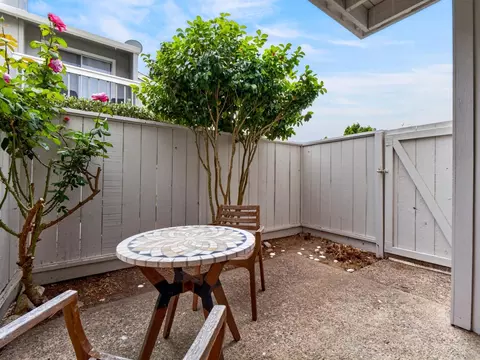 Exterior - 1610 Dolphin Dr, Aptos, CA 95003 photo 5 of 16