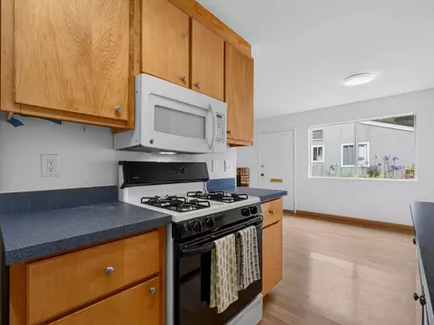 Kitchen - 1610 Dolphin Dr, Aptos, CA 95003 photo 5 of 6