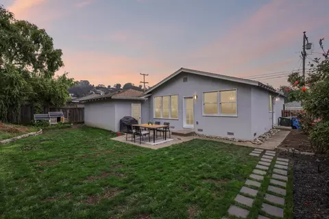 Exterior - 867 Serena Dr, Pacifica, CA 94044 photo 9 of 10